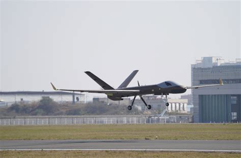 四川造双尾蝎A升空 完成国际航展无人机飞行表演首秀_四川在线