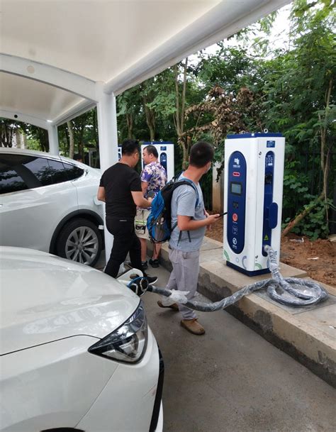 海南2019年将新建4万个以上新能源汽车充电桩_节能与新能源汽车年鉴