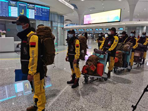 中国首支救援队驰援土耳其地震灾区-新闻频道-和讯网