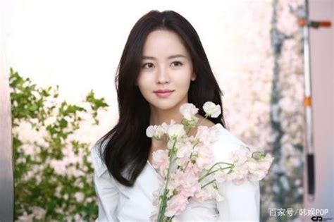 朝鲜艺术团举行首场访华演出 女演员貌美如花|朝鲜|艺术团|女演员_新浪新闻