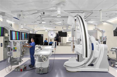 除了医护人员外全是机器人，斯坦福大学的这家医院黑科技满满