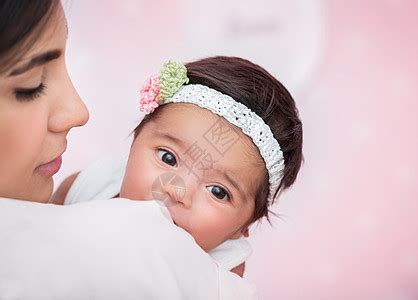 温柔妈妈婴儿头像女生