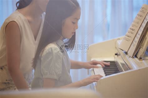 钢琴培训班招生宣传海报钢琴黑色简约海报海报模板下载-千库网