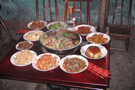 吃了湘西古镇之首里的乡野土菜，就知道什么叫霸蛮味 | 赏味_凤凰网