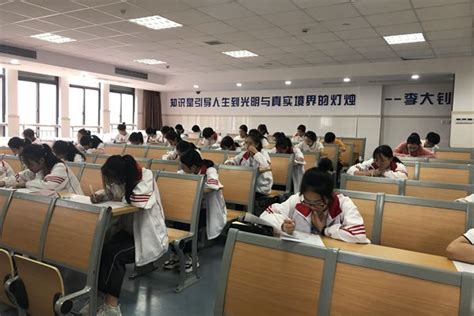 我校举行“中学生与社会”作文竞赛初赛- 校园新闻- 江苏省奔牛高级中学