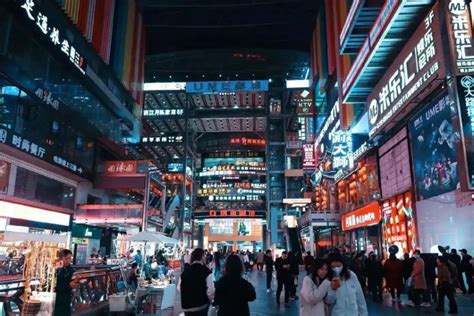 重庆：“夜经济“提升消费活力-人民图片网