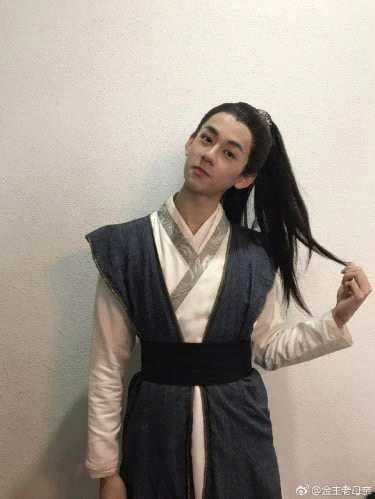 洪暐哲图片
