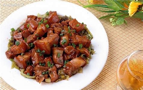 红烧肉（客家红焖猪肉）的做法_菜谱_香哈网