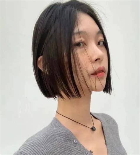 温柔女生短直发头像