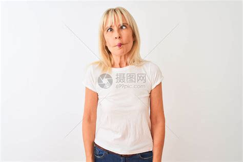 中年妇女穿着随便的T恤高清图片下载-正版图片506233847-摄图网
