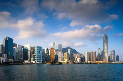 香港举行庆回归升旗仪式 国旗区旗在维港上空“飞行”_新浪图片