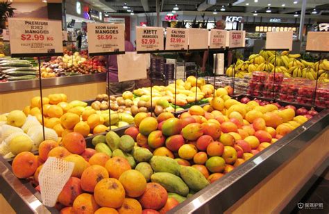 水果和蔬菜市场很多新鲜水果和蔬菜都不高清图片下载-正版图片506560400-摄图网