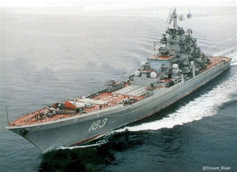 俄海军脊梁：彼得大帝号核动力巡洋舰，连美国航母看了都绕着走__财经头条