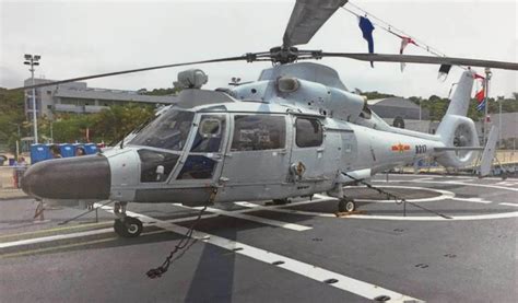 美军被曝向喀布尔机场增派武装直升机，配备加特林机炮和火箭弹_凤凰网