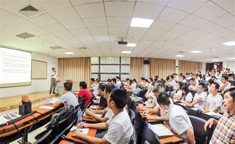 华中科技大学博士生导师郭照立教授应邀来我院讲学
