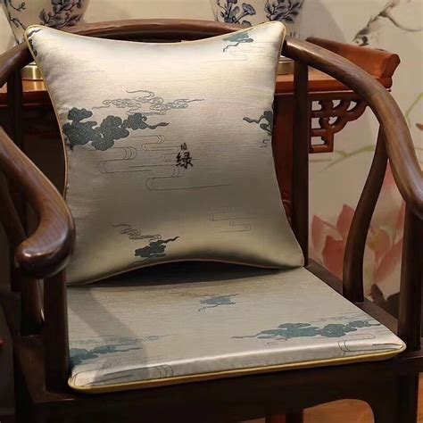 中式沙发坐垫实木椅垫仿真丝刺绣罗汉床五件套厂家棕垫防滑拆洗-阿里巴巴