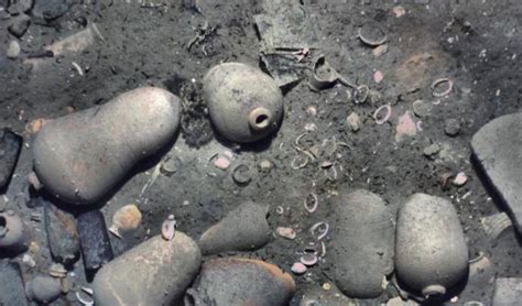 中国远海考古首艘沉船 出水文物近万件[组图]