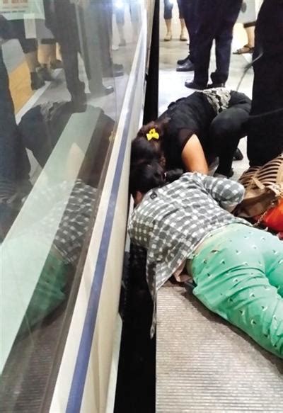 北京4岁男童跌入高铁与站台夹缝 众人齐力救人 - 旅游资讯 - 看看旅游网 - 我想去旅游 | 旅游攻略 | 旅游计划