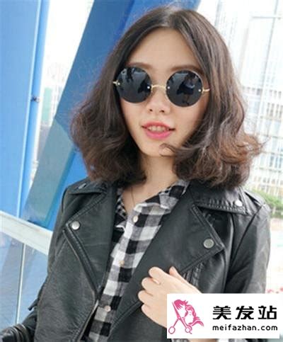 及肩短发甜美女生头像