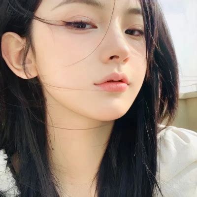 温柔冷门女生头像真人