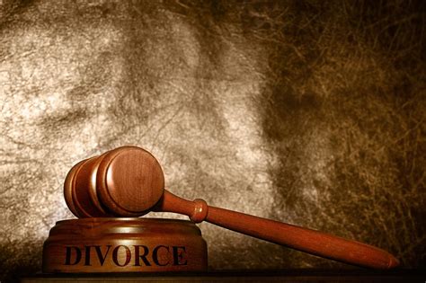 丈夫博士毕业后起诉离婚，妻子提出家务劳动补偿10万元！法院判了 - 周到