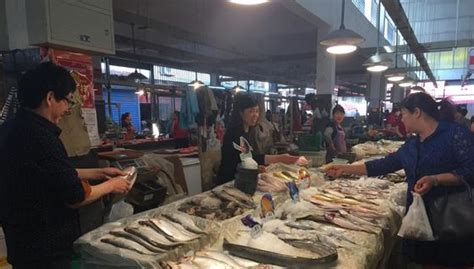 菜场卖鱼,菜市场卖鱼,菜场买鱼_大山谷图库