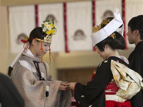 视界| 日本婚礼和服怎么穿?进博会上，日本婚礼化妆师带现场观众体验-新闻中心-南海网