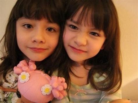 美图分享：甜美双胞胎姐妹花，高清户外自拍照1