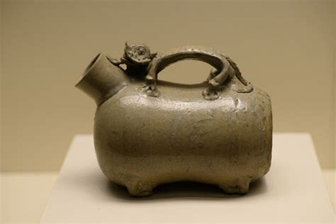 古代陶器夜壶,文物考古,文化艺术,摄影素材,汇图网www.huitu.com
