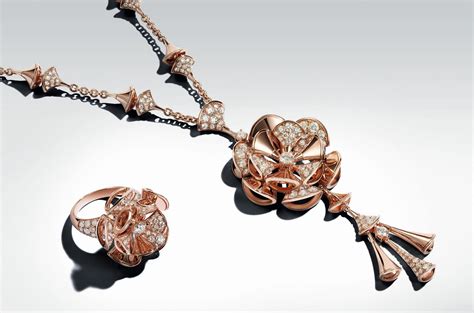 Yoko London推出珍珠珠宝新作：流线、网格与双戒面 – 我爱钻石网官网
