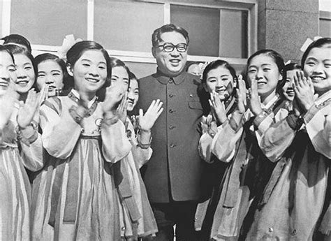 朝鲜牡丹峰女子乐团成员靓照曝光 将赴中国访问演出 -新华时政-新华网