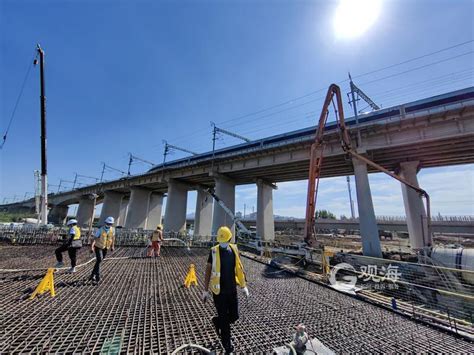 沪昆国家高速公路贵阳至安顺段扩容工程先期开工点正式开工
