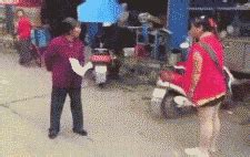 泼妇骂街图片