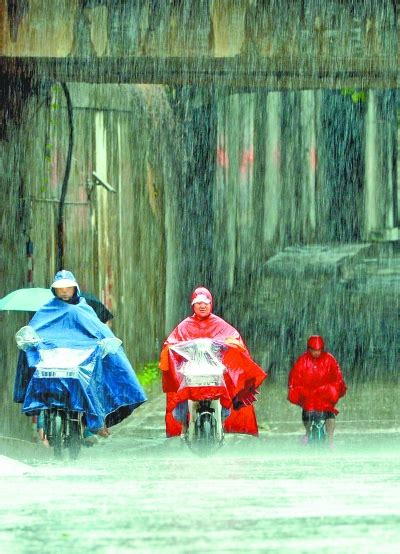 20小时降下常年八成“六月雨” 暂歇两天后或再度来袭_武汉_新闻中心_长江网_cjn.cn