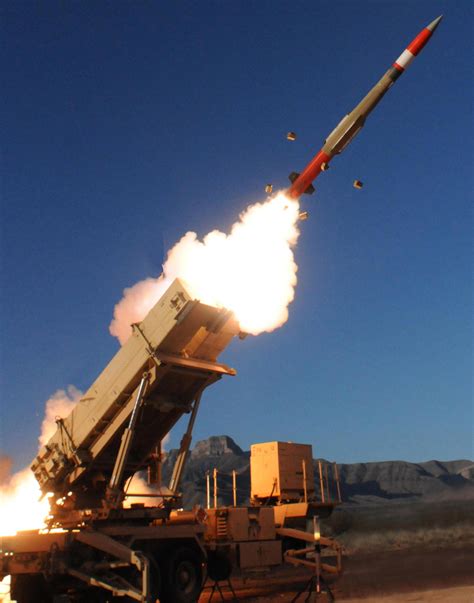 中国国产道尔M1导弹系统实弹射击 俄有更新型号