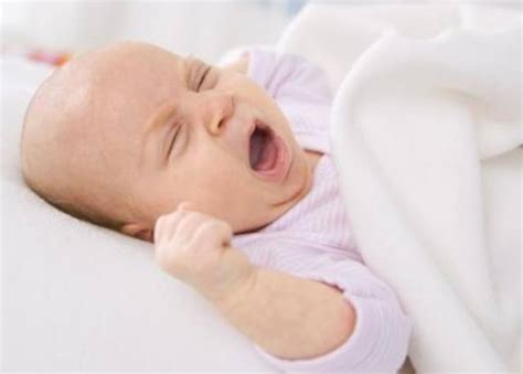 4个月婴儿窒息会挣扎吗（新生儿睡觉不踏实）-幼儿百科-魔术铺