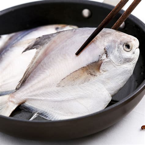 清蒸白鲳鱼的做法_【图解】清蒸白鲳鱼怎么做如何做好吃_清蒸白鲳鱼家常做法大全_平淡一生yan_豆果美食