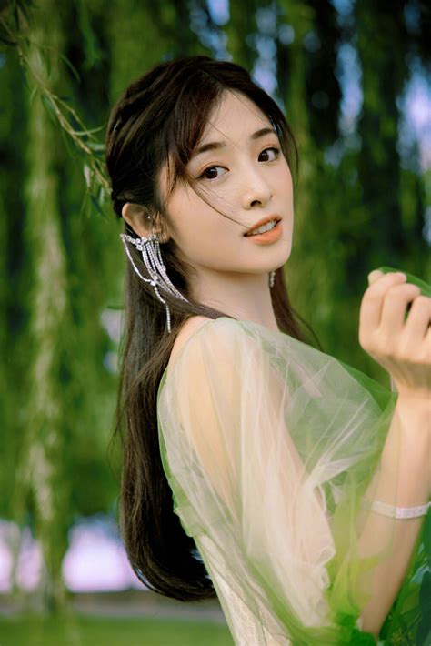 张晗韵图片