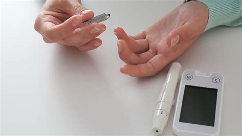 【糖尿病的晚期症状表现】【图】糖尿病的晚期症状表现有哪些 及时治疗可减轻病情_伊秀健康|yxlady.com