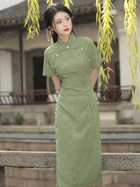 温柔绿色旗袍头像女生