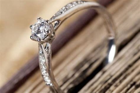 戒指的圈口 如何测量大小 - 中国婚博会官网