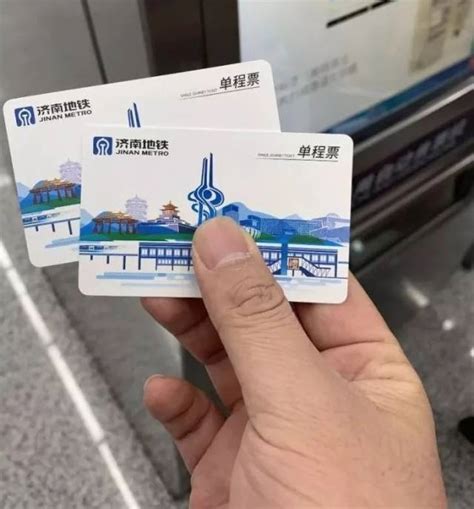 刷码刷卡乘地铁，记得关联健康码！现场购票也有新变化！_乘客_北京市_票务