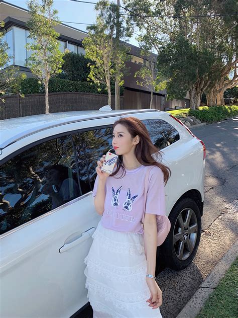 蛋糕裙套装甜美女生头像