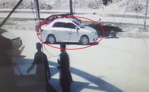 一对中国夫妻在巴基斯坦遭绑架 被枪指着上了一辆车_手机凤凰网