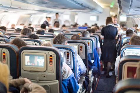 第一次坐飞机的常见尴尬（坐飞机的注意事项及流程） – 碳资讯
