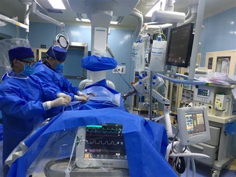 上海九院海南分院成功开展首例脑血管支架取栓术