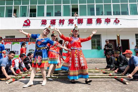 People of the She ethnic group celebrate traditional Shangsi Festival ...