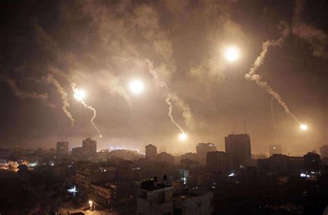 以色列“铁穹”被吹上天，东方老式导弹都拦不住，一发炸残核基地|以色列|防空导弹|导弹_新浪新闻