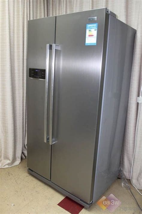 美的对开门冰箱外观设计分析_凡帝罗经典设计 美的对开门冰箱首测—万维家电网