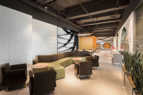 充满现代科技感的新生态办公空间·广州-盈生力总部办公室 | 林福星-设计案例-建E室内设计网
